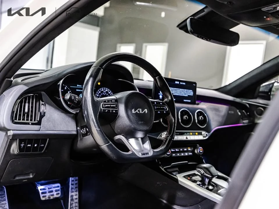 2023 Kia Stinger GT - Image 13 of 19