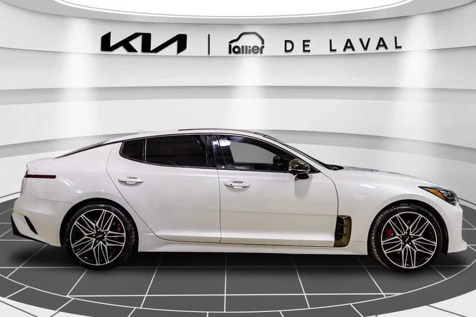 2023 Kia Stinger GT - Image 10 of 19