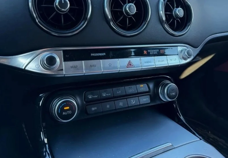 2023 Kia Stinger GT - Image 6 of 7