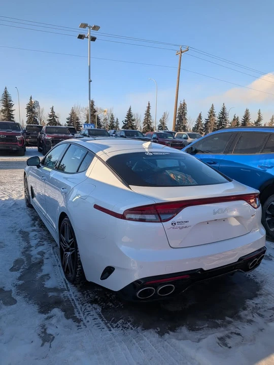 2023 Kia Stinger GT - Image 2 of 7