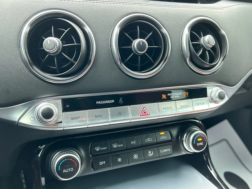2023 Kia Stinger GT - Image 10 of 17