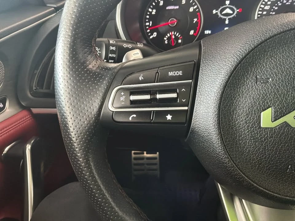 2023 Kia Stinger GT - Image 13 of 19