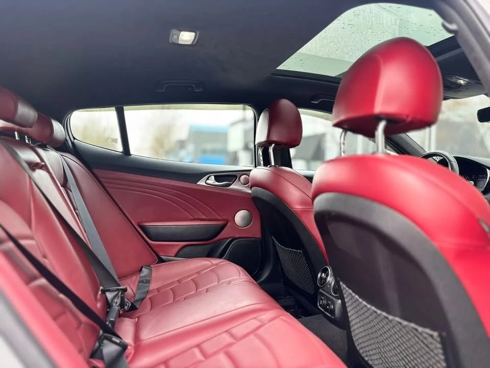 2023 Kia Stinger GT - Image 16 of 18