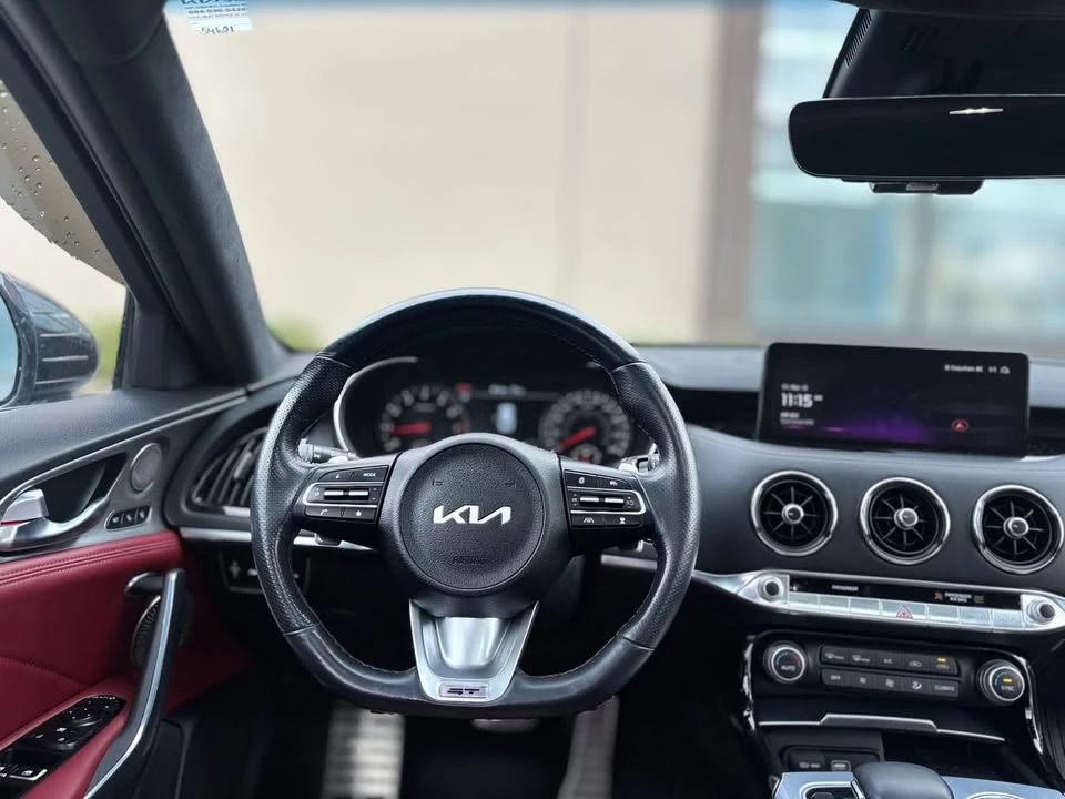 2023 Kia Stinger GT - Image 11 of 19