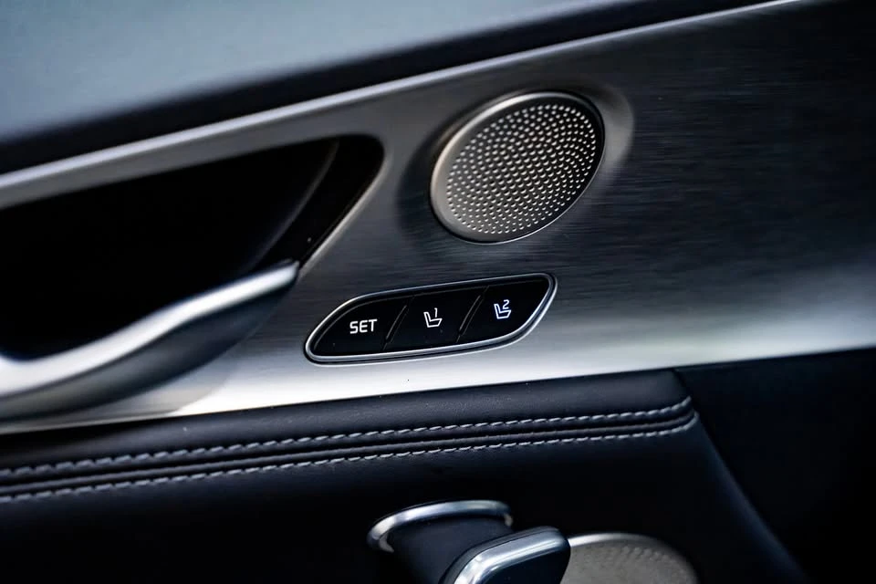 2023 Kia Stinger GT - Image 17 of 20