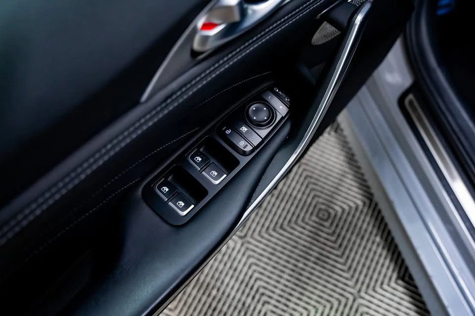 2023 Kia Stinger GT - Image 16 of 20