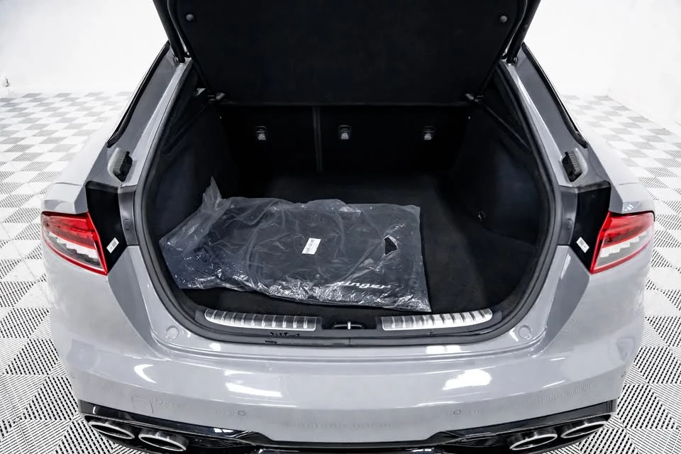 2023 Kia Stinger GT - Image 9 of 18