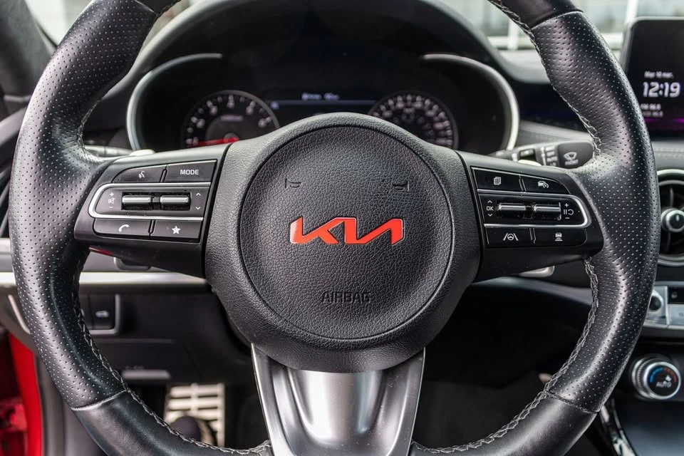 2023 Kia Stinger GT - Image 9 of 20