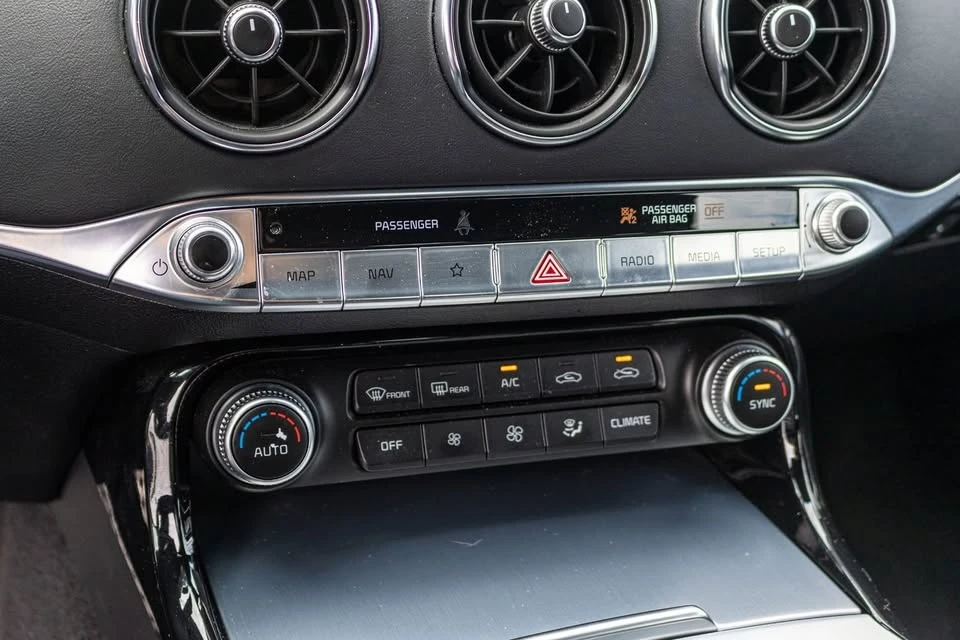 2023 Kia Stinger GT - Image 13 of 20