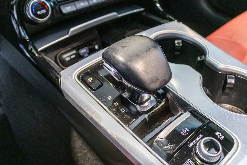2023 Kia Stinger GT - Image 13 of 19