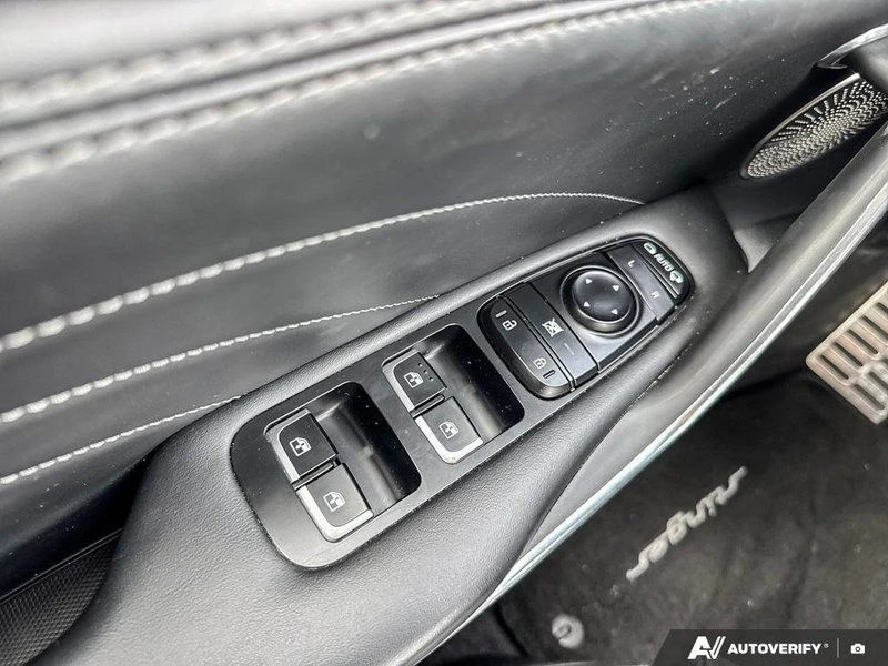 2023 Kia Stinger GT - Image 17 of 20