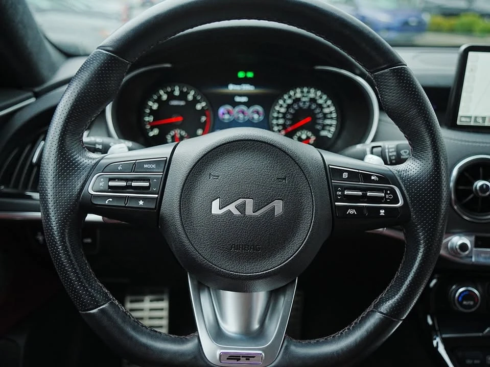 2023 Kia Stinger GT - Image 10 of 20