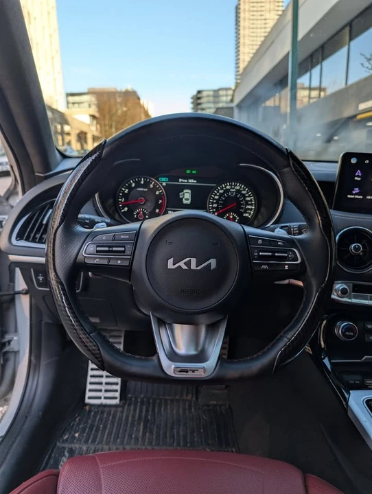 2023 Kia Stinger GT - Image 8 of 13