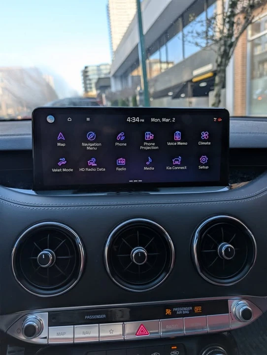 2023 Kia Stinger GT - Image 10 of 13
