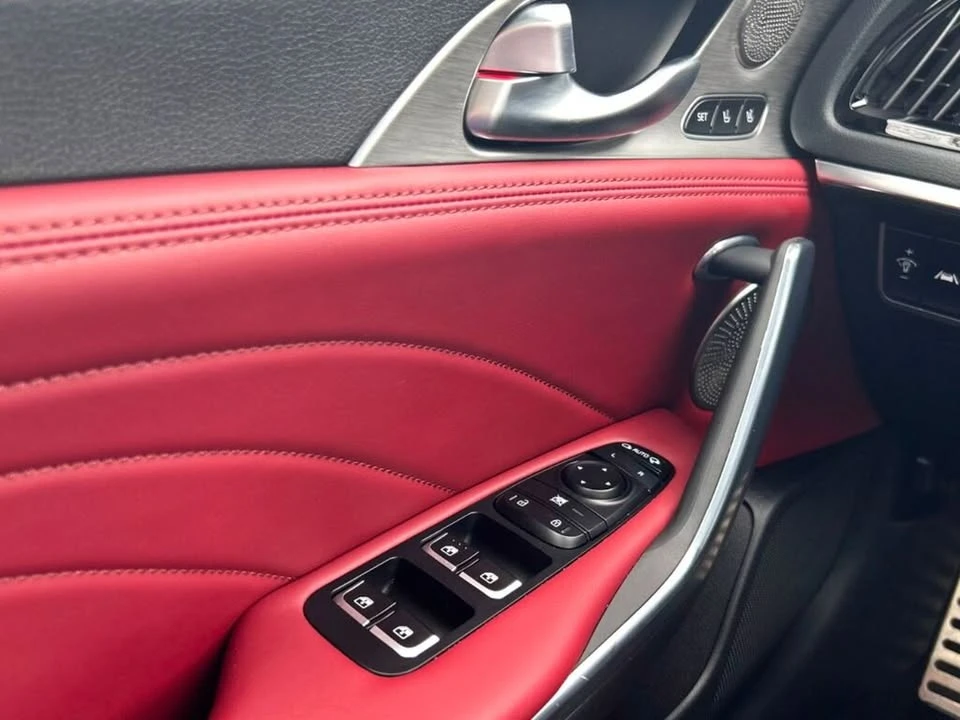 2023 Kia Stinger GT - Image 17 of 20