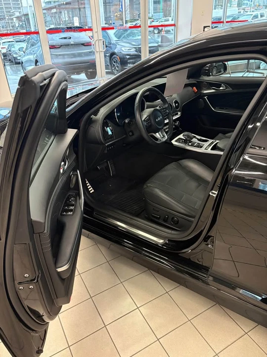 2023 Kia Stinger GT - Image 4 of 7