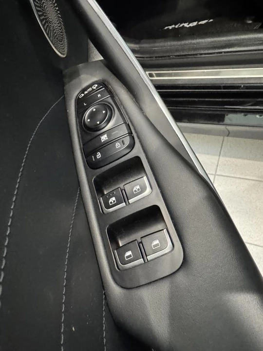2023 Kia Stinger GT - Image 19 of 20