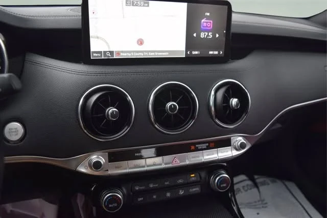 2023 Kia Stinger - Image 12 of 14