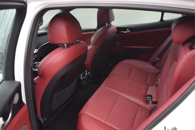 2023 Kia Stinger - Image 5 of 14