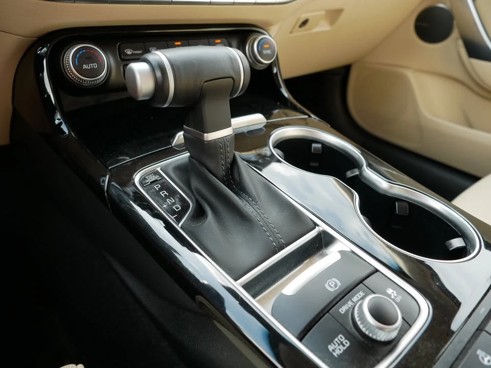 2023 Kia Stinger GT - Image 14 of 17