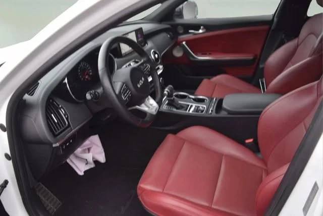 2023 Kia Stinger - Image 6 of 14