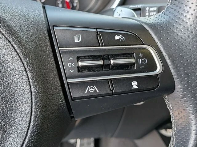 2023 Kia Stinger - Image 18 of 19