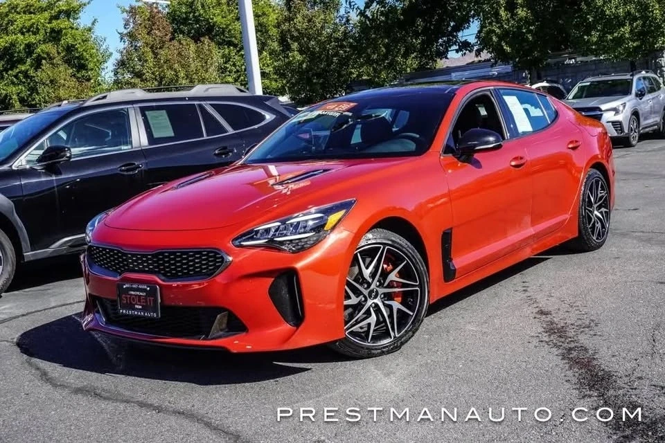 2023 Kia Stinger - Image 2 of 13