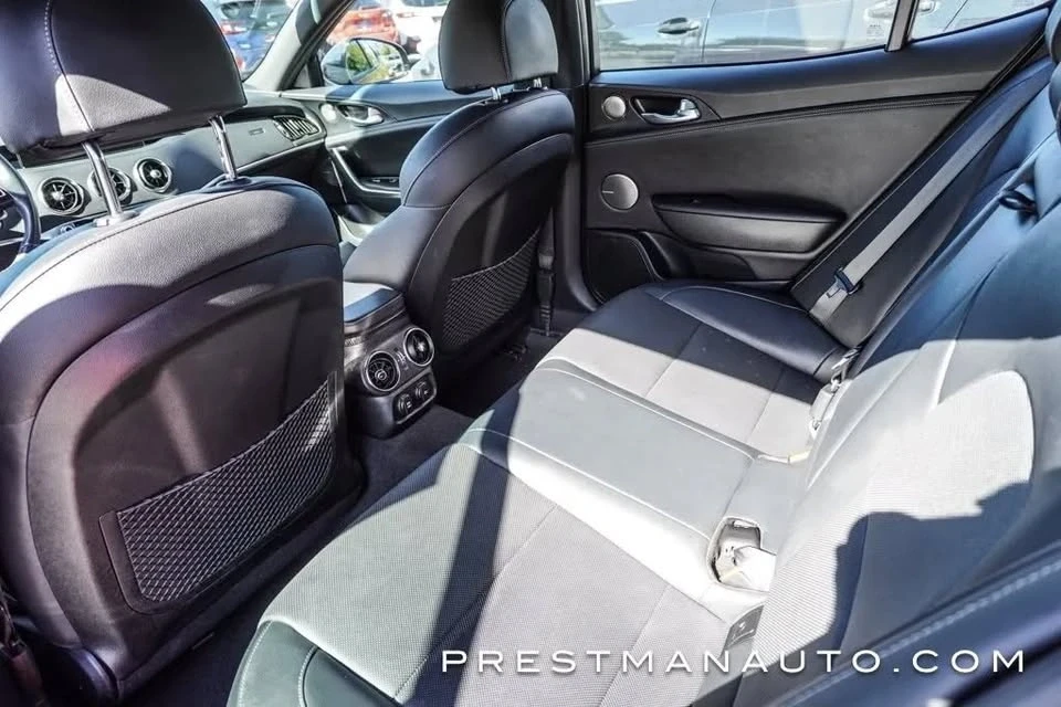 2023 Kia Stinger - Image 10 of 13
