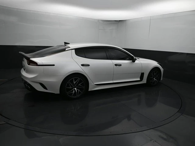 2023 Kia Stinger - Image 11 of 14