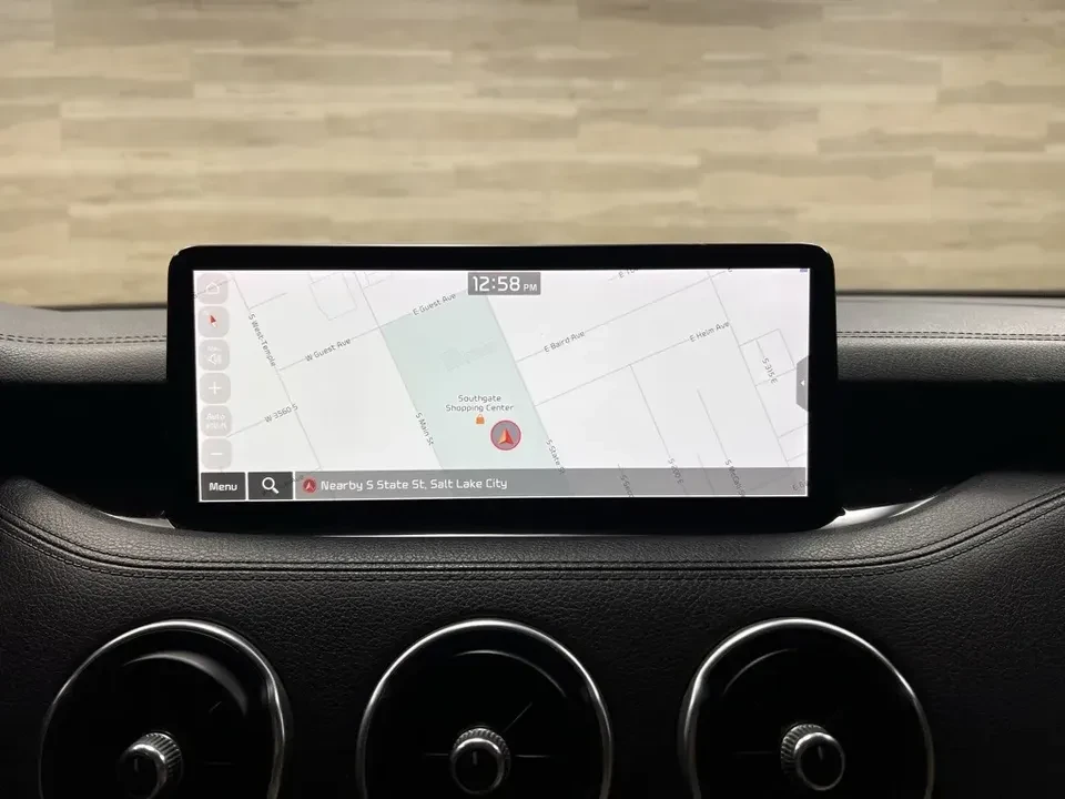 2023 Kia Stinger - Image 10 of 15