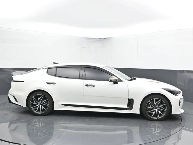 2023 Kia Stinger - Image 10 of 14