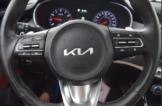 2023 Kia Stinger - Image 6 of 12