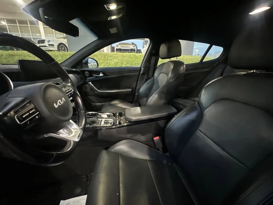 2023 Kia Stinger - Image 5 of 6