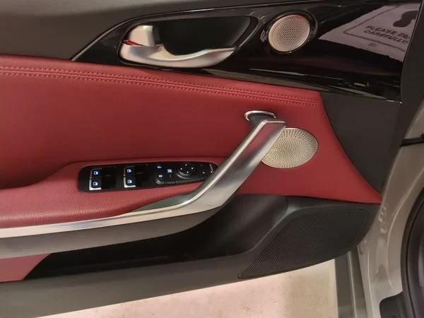 2023 Kia Stinger - Image 15 of 18