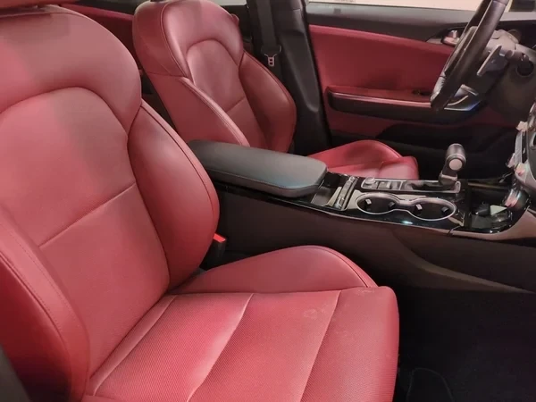 2023 Kia Stinger - Image 11 of 18