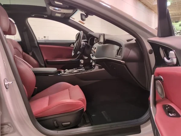 2023 Kia Stinger - Image 10 of 18