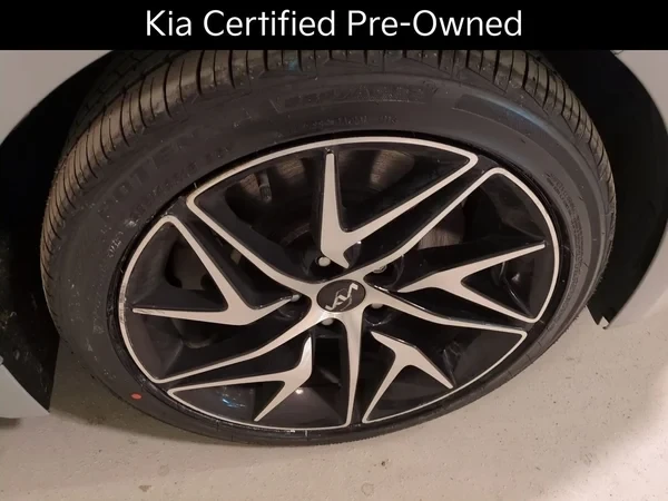 2023 Kia Stinger - Image 16 of 18