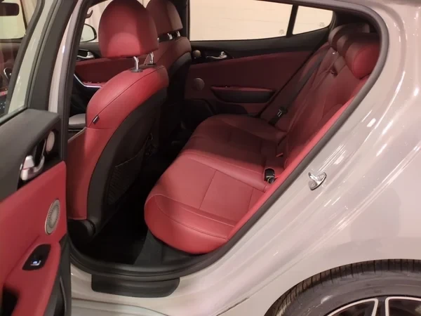 2023 Kia Stinger - Image 13 of 18