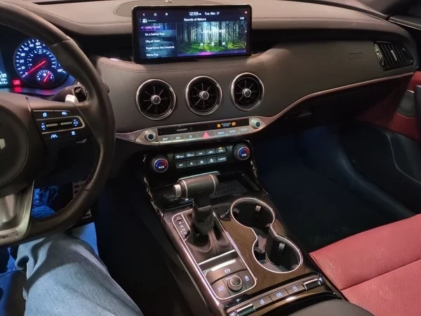 2023 Kia Stinger - Image 9 of 18