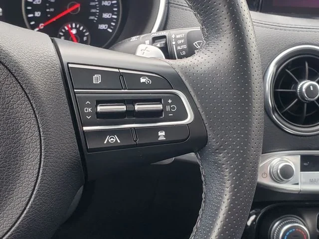 2023 Kia Stinger - Image 16 of 20