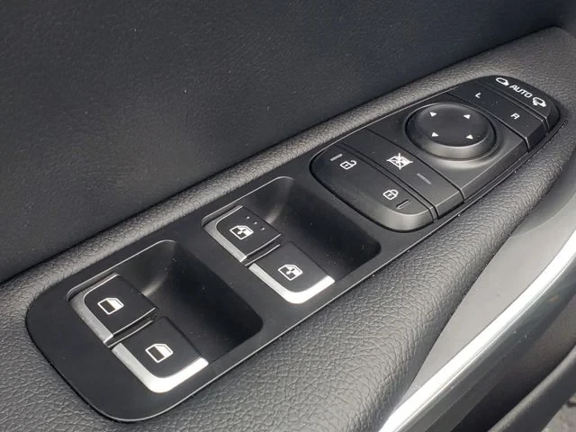 2023 Kia Stinger - Image 11 of 20