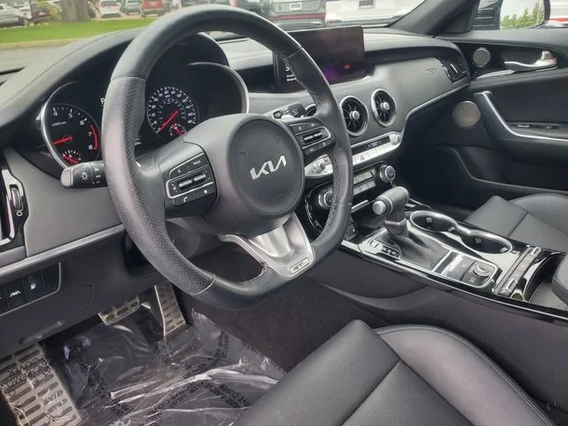 2023 Kia Stinger - Image 12 of 20