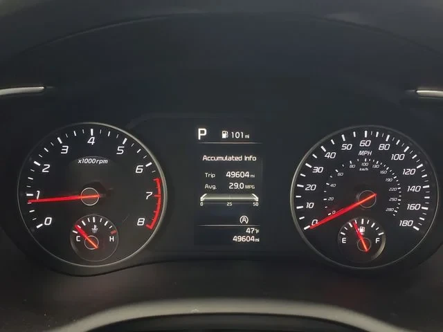 2023 Kia Stinger - Image 13 of 20