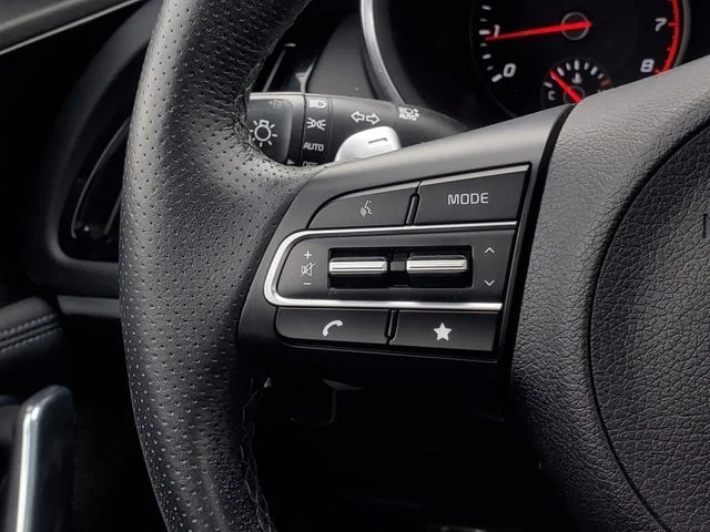 2023 Kia Stinger - Image 15 of 20