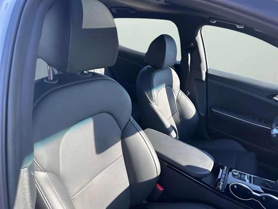 2023 Kia Stinger - Image 14 of 19