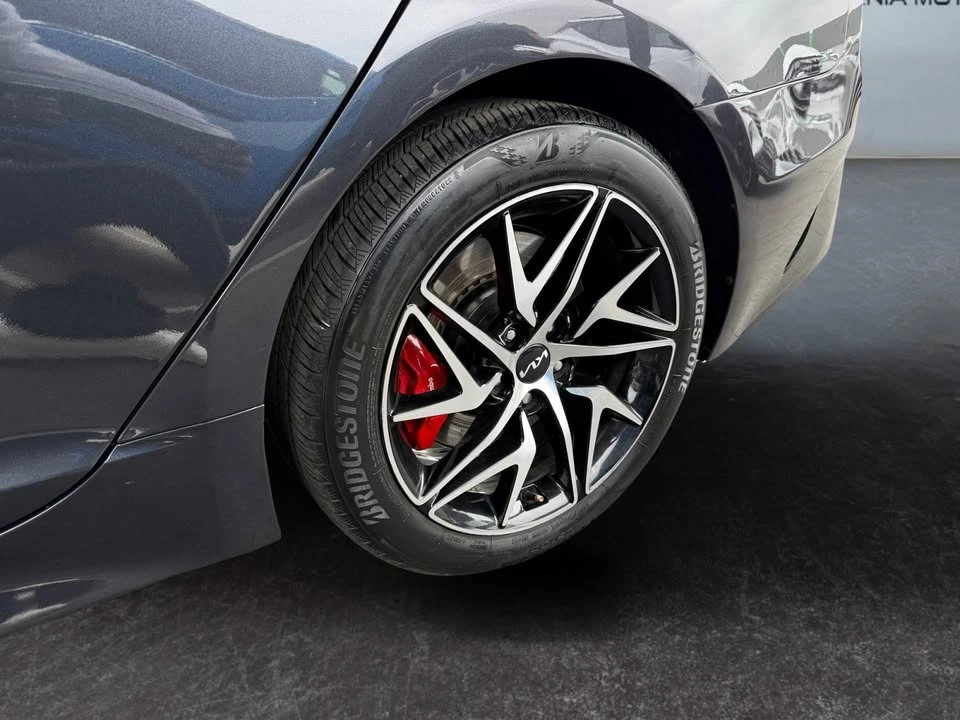2023 Kia Stinger - Image 15 of 20