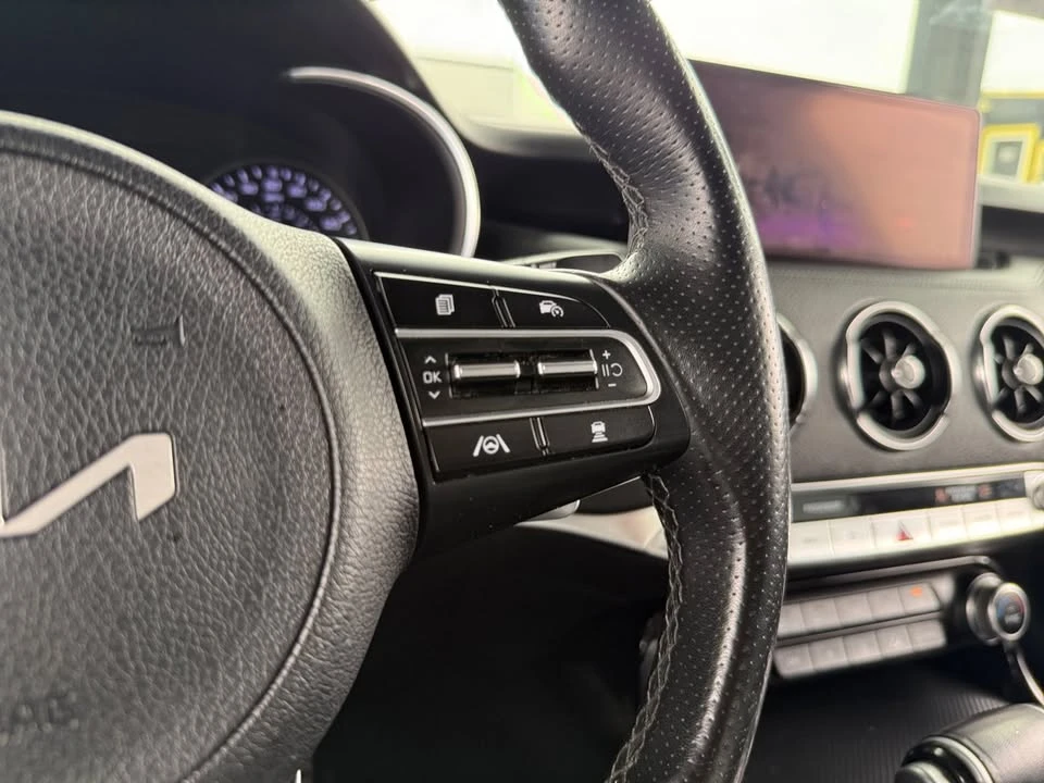 2023 Kia Stinger - Image 18 of 20
