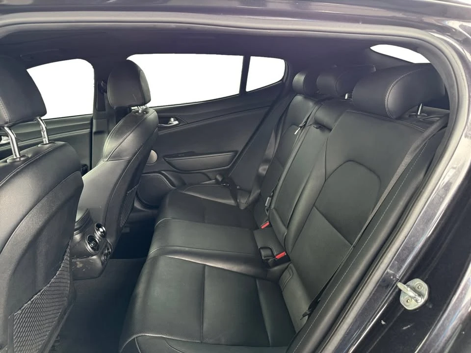 2023 Kia Stinger - Image 11 of 20