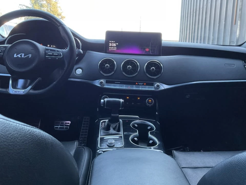 2023 Kia Stinger - Image 15 of 20