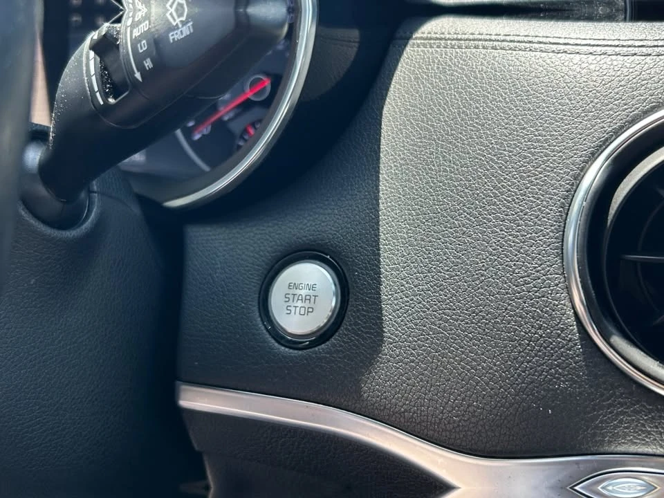 2023 Kia Stinger - Image 18 of 19